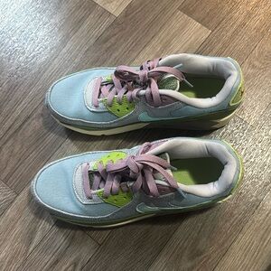 NIKE AIR MAX SUN CLUB
100% AUTHENTIC 
LIKE NEW
NEGOCIABLE